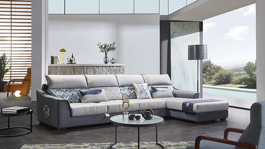 客厅里的意式极简沙发应该怎么搭配